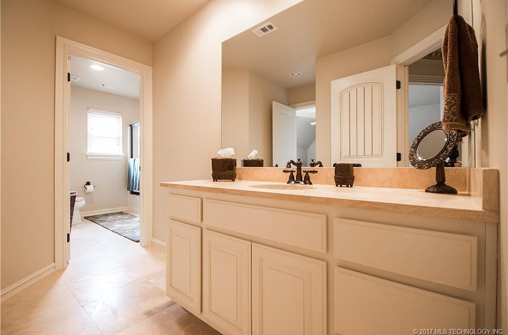 11170 S 72nd Ave E, Bixby