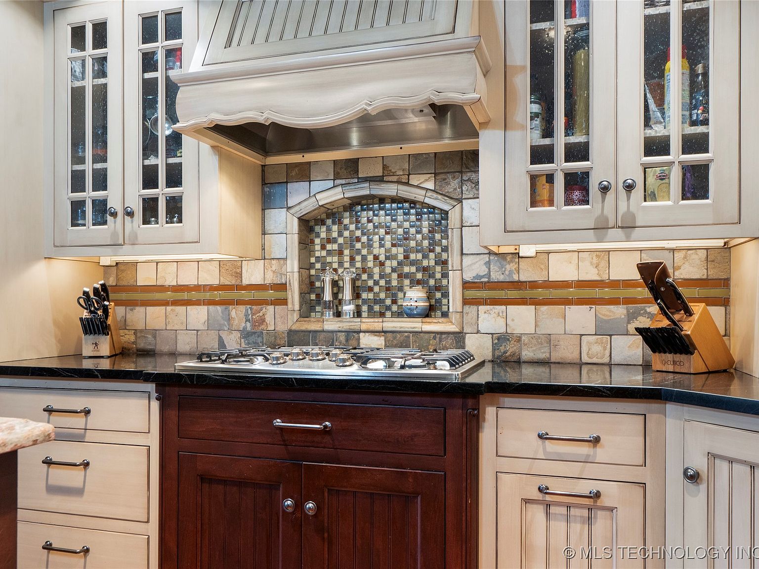 9402 E 16th St, Tulsa