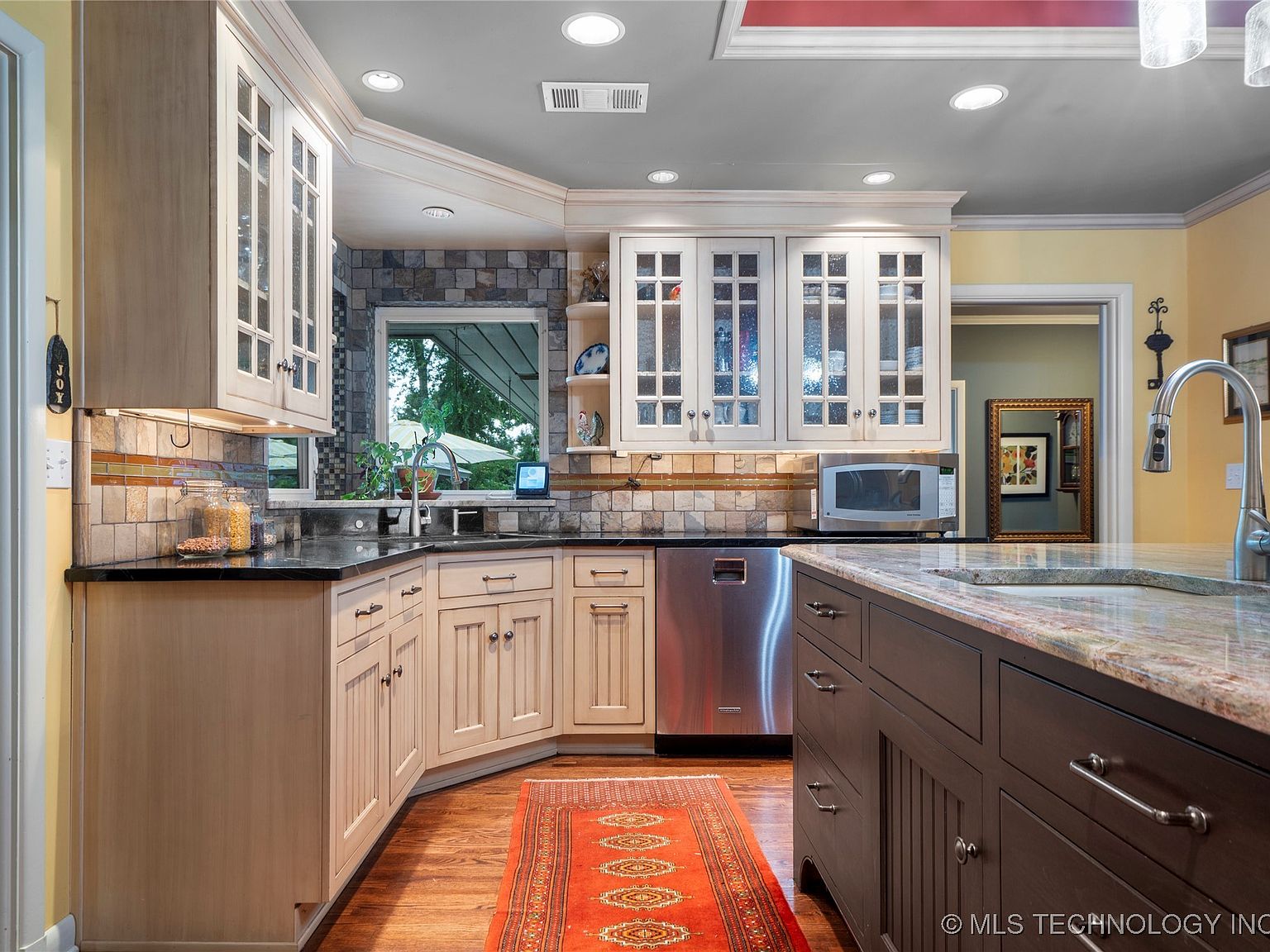 9402 E 16th St, Tulsa