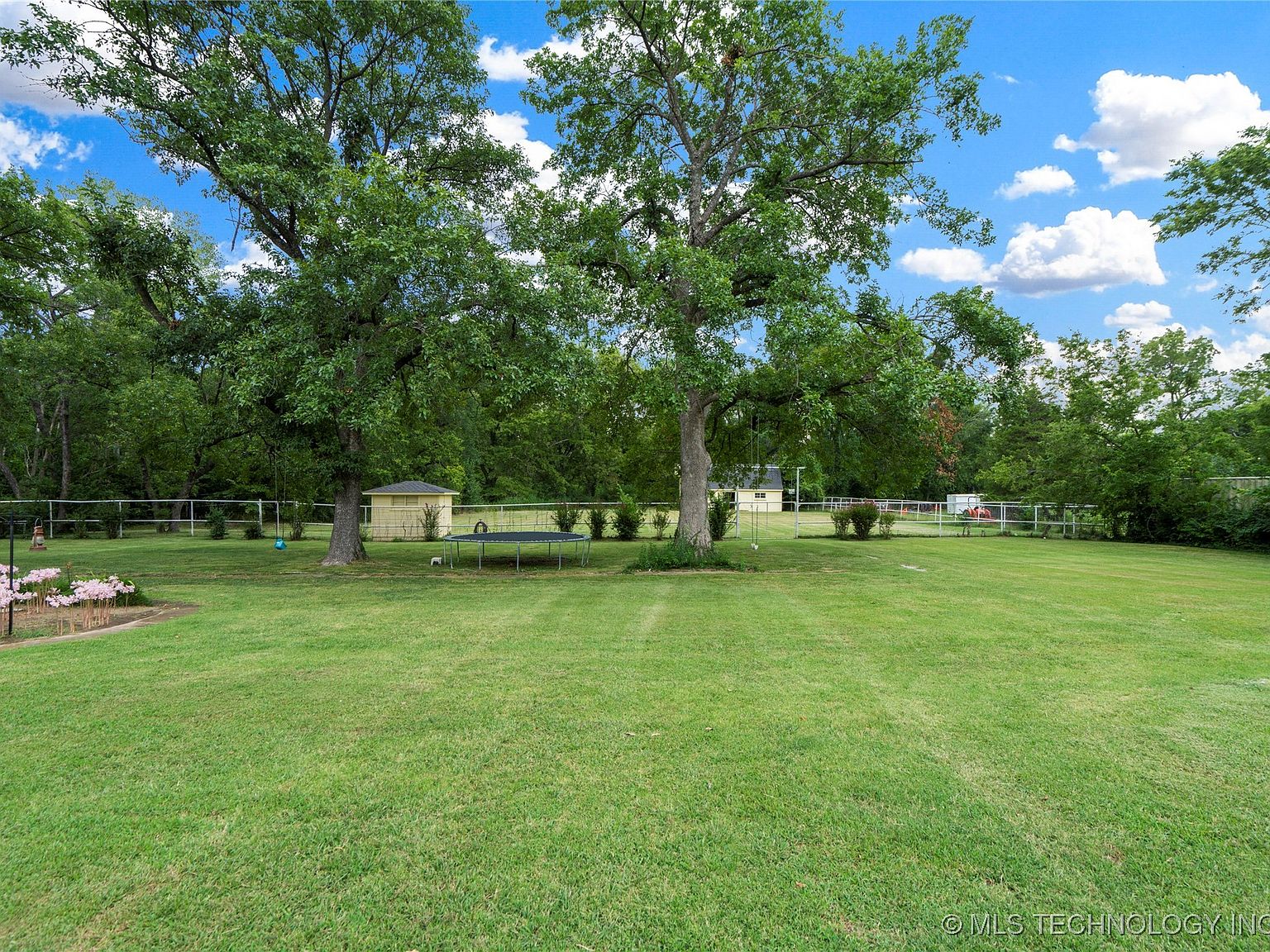 9402 E 16th St, Tulsa