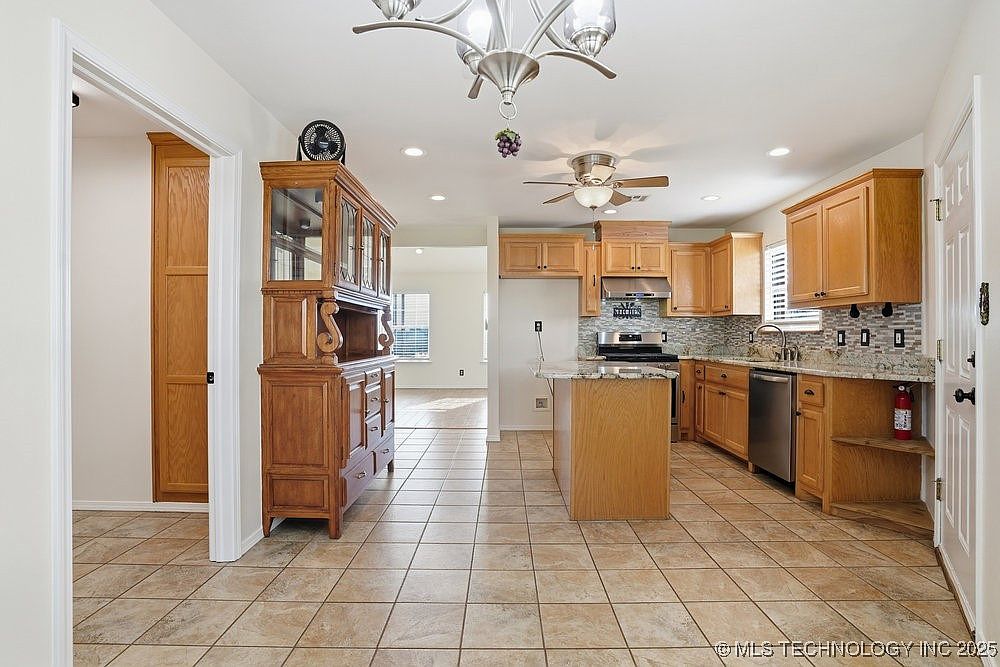 8195 Highway 82a, Tahlequah