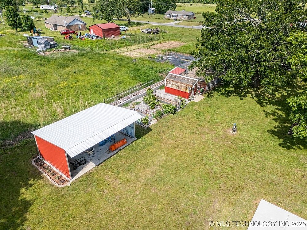 8195 Highway 82a, Tahlequah