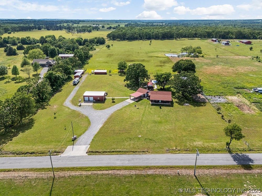 8195 Highway 82a, Tahlequah