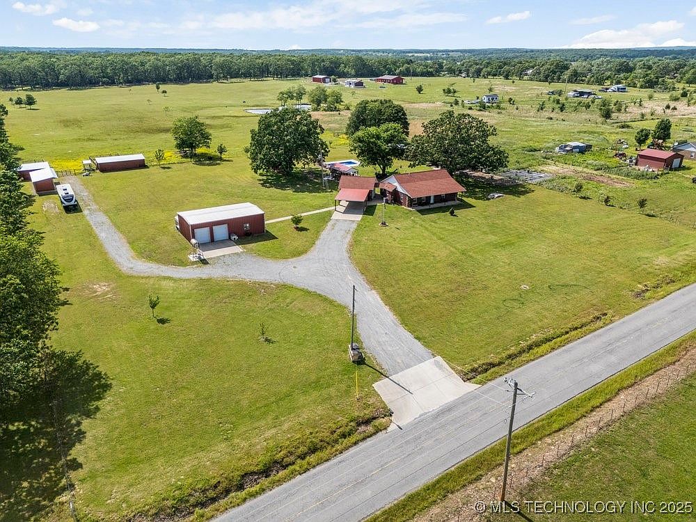 8195 Highway 82a, Tahlequah