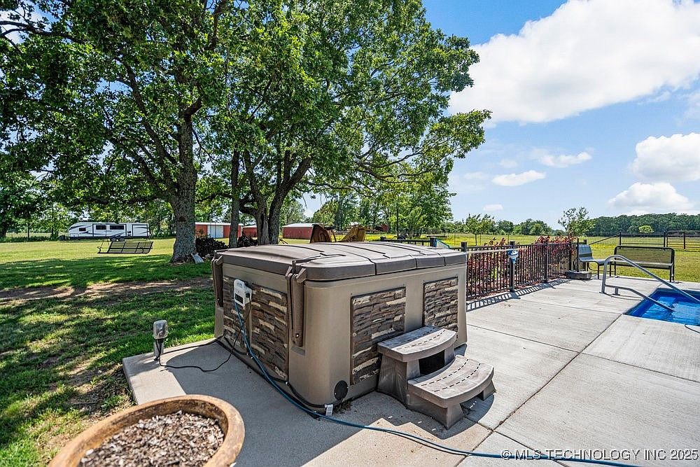 8195 Highway 82a, Tahlequah