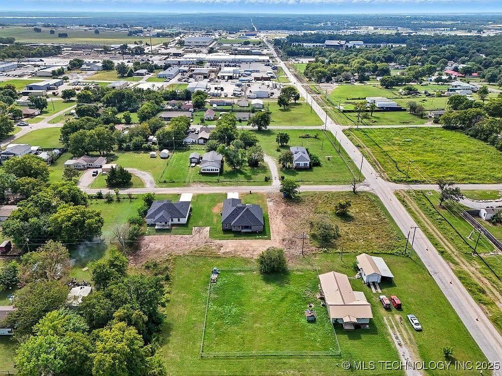 16103 E Oklahoma Pl, Tulsa