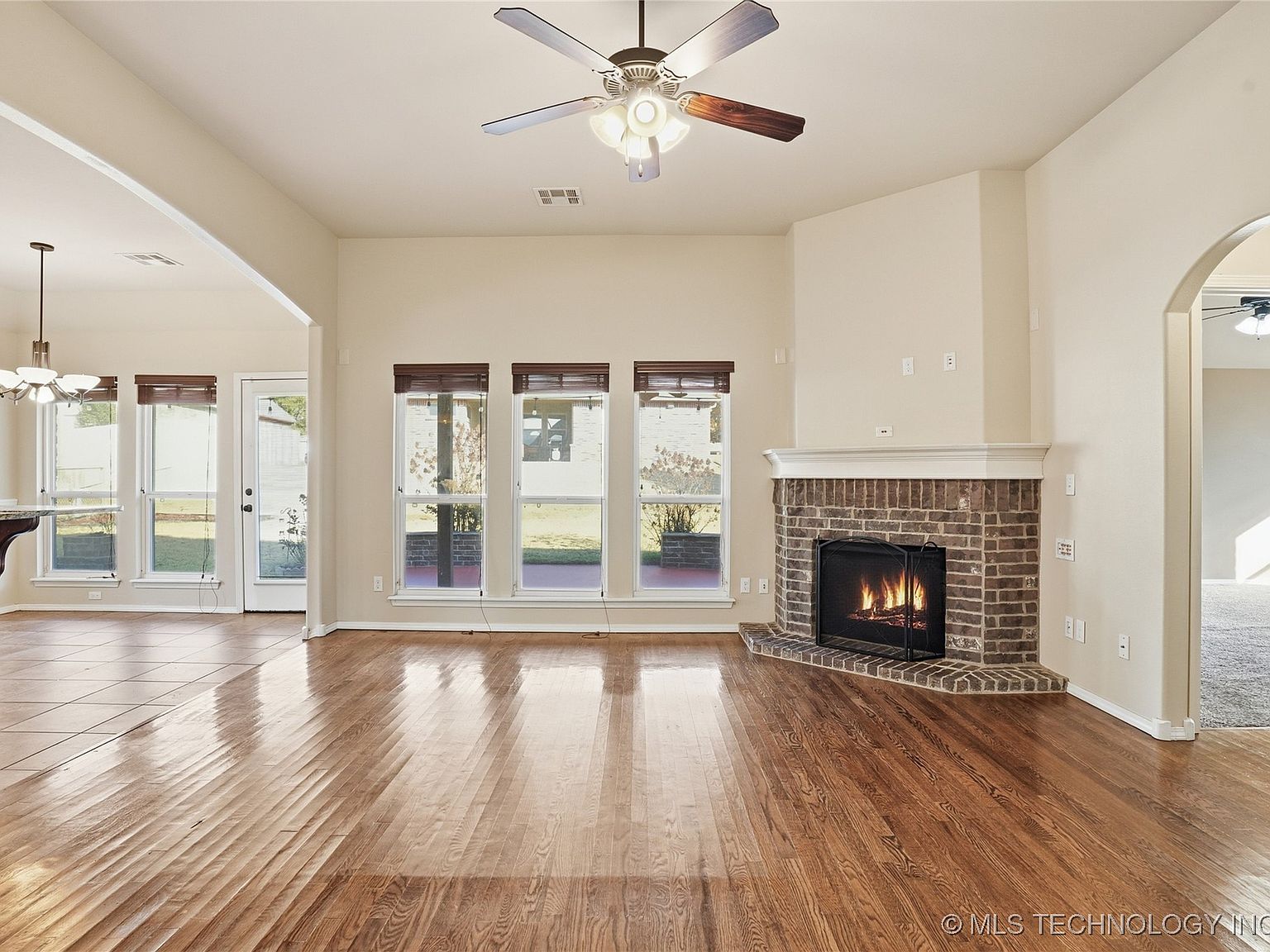 1809 W Woodbury St N, Broken Arrow