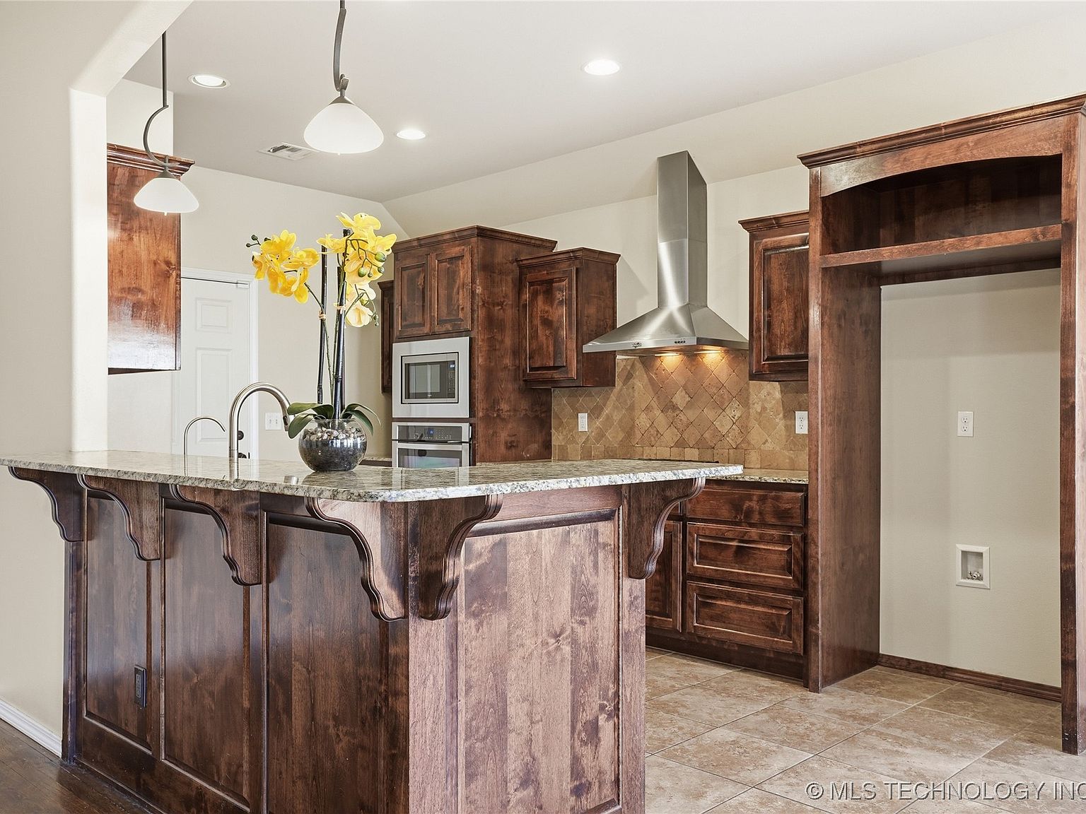 1809 W Woodbury St N, Broken Arrow