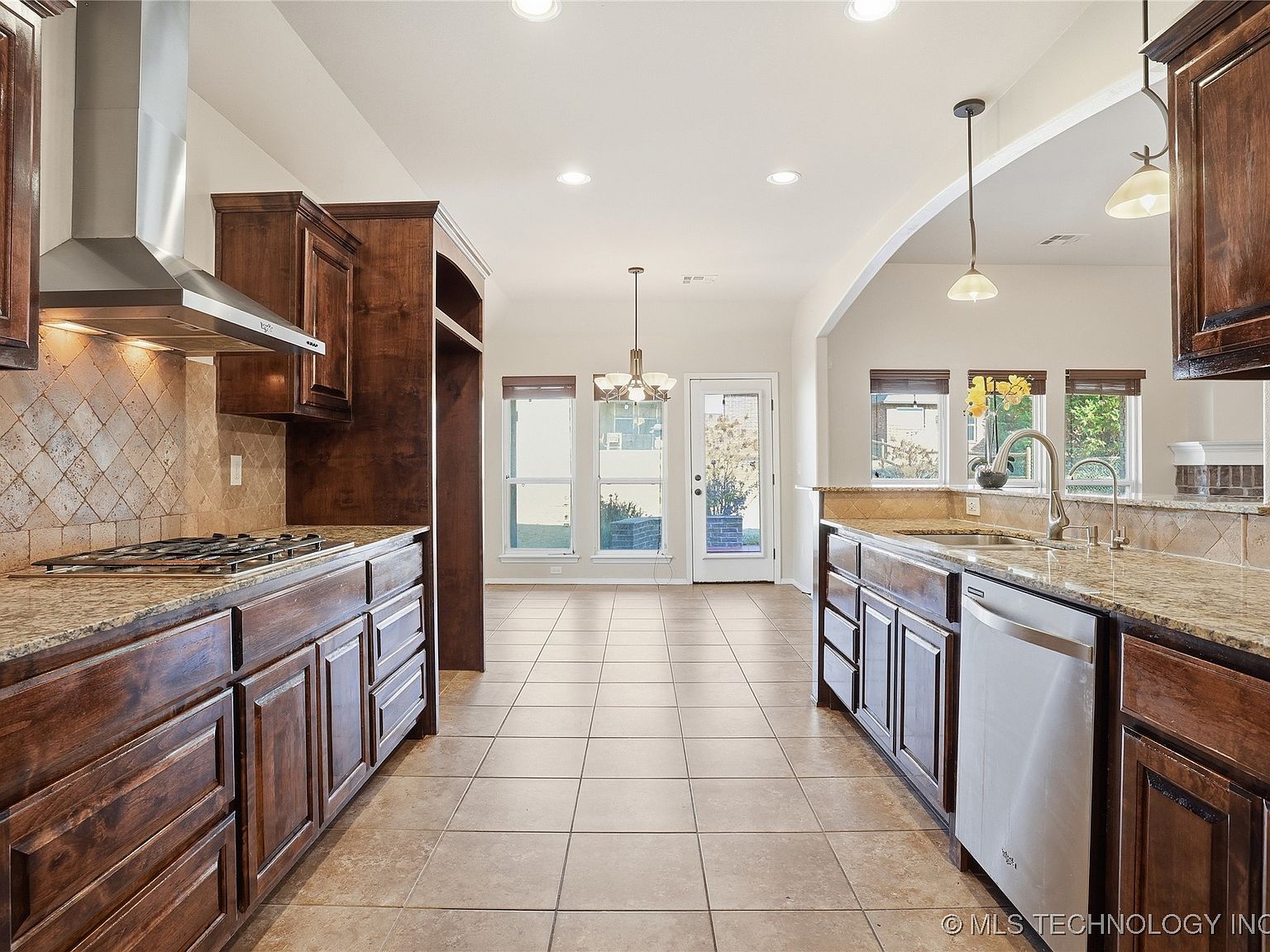 1809 W Woodbury St N, Broken Arrow