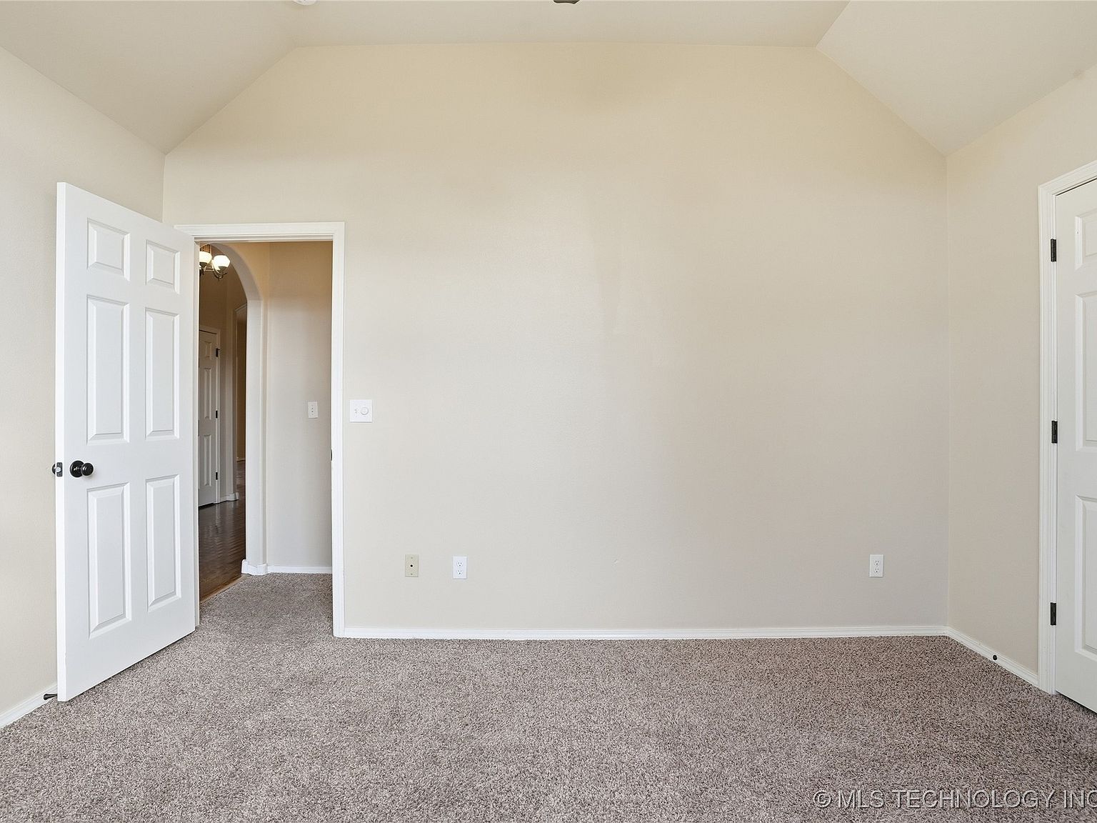 1809 W Woodbury St N, Broken Arrow