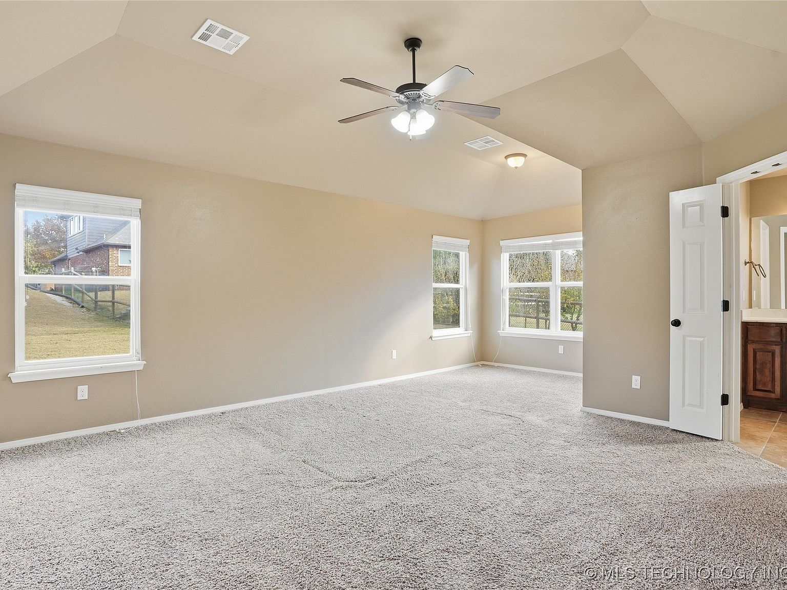 1809 W Woodbury St N, Broken Arrow