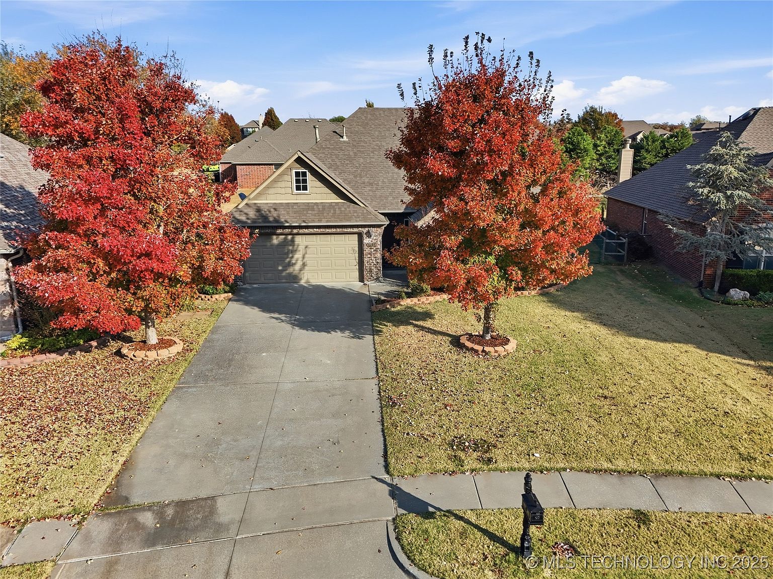 1809 W Woodbury St N, Broken Arrow