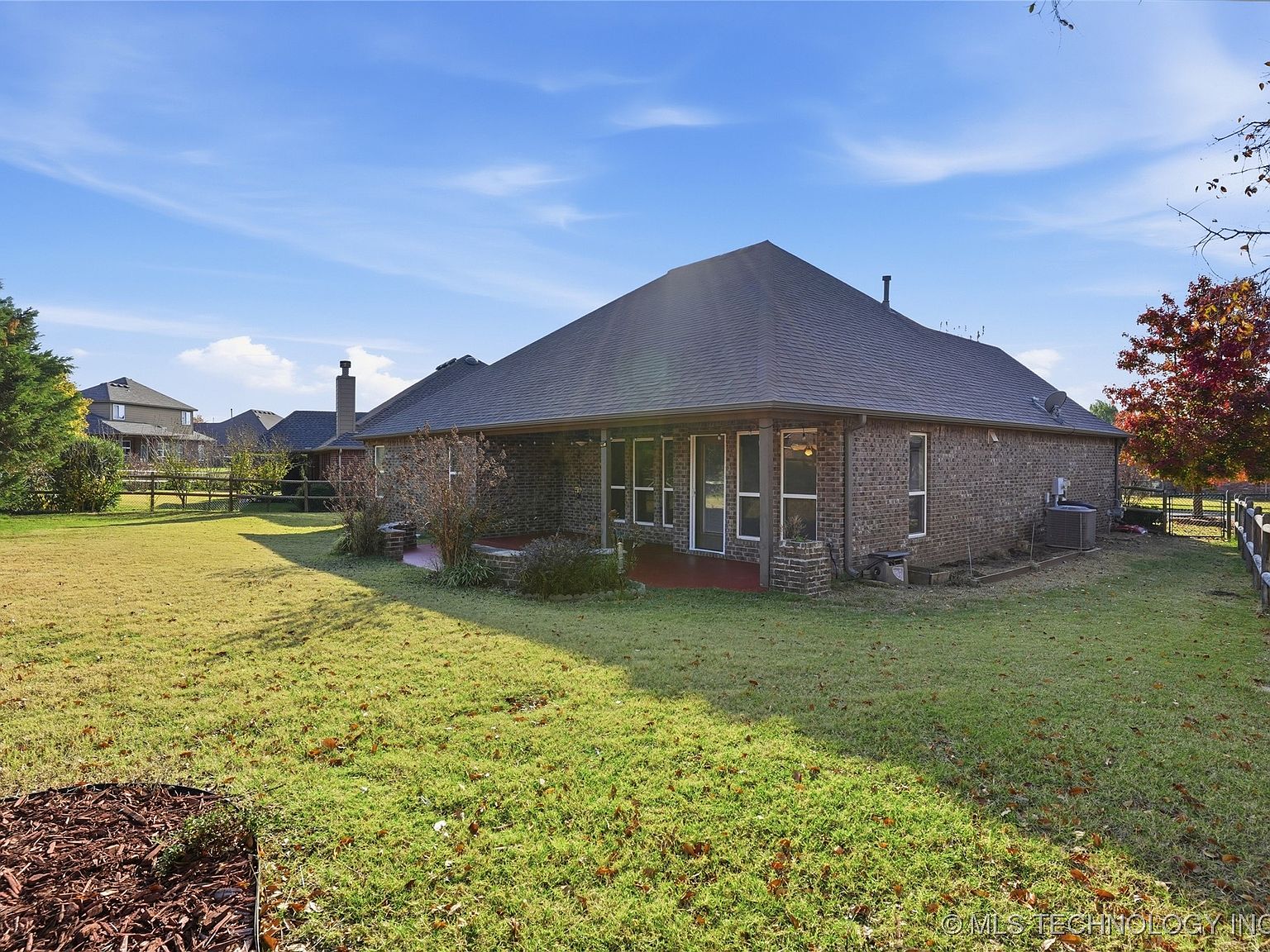 1809 W Woodbury St N, Broken Arrow