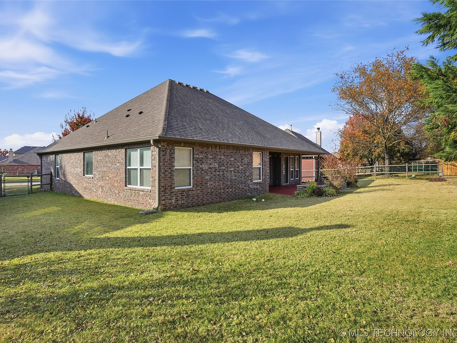 1809 W Woodbury St N, Broken Arrow